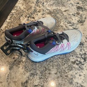 Women’s running shoes. BRAND NEW